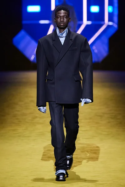 Look 13